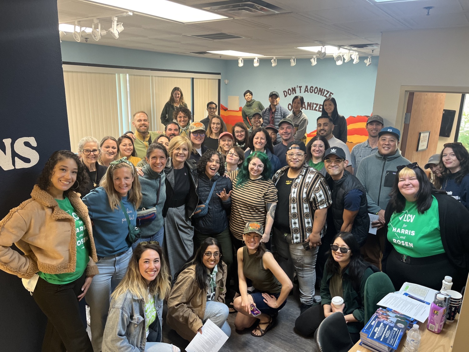 Group shot of 30+ Patagonia and LCV volunteers